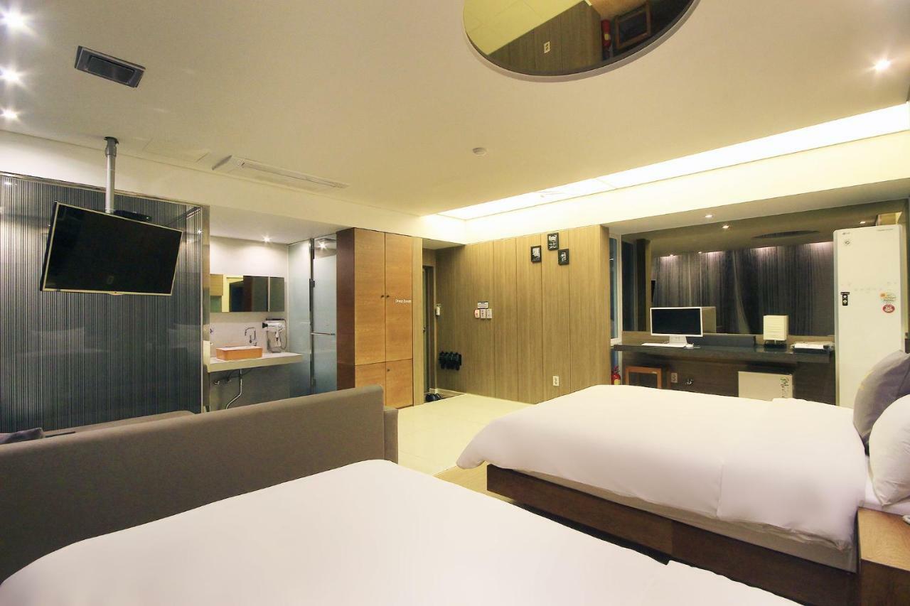 H Drive Hotel Iksan Zewnętrze zdjęcie